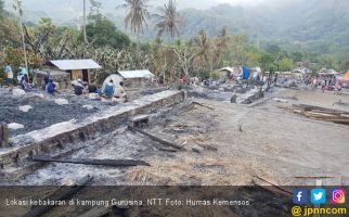 Kemensos Beri Bantuan untuk Korban Kebakaran di Gurusina - JPNN.com
