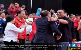 Awalnya Tegang, Jokowi Lantas Tertawa Girang - JPNN.com