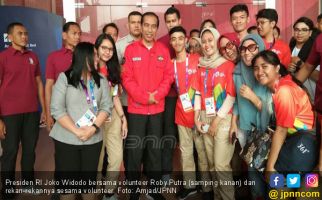 Jokowi Diserbu Volunteer Asian Games 2018 - JPNN.com