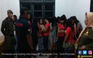Razia Pekat Nyaris Rusuh, 20 Perempuan Terjaring Satpol PP - JPNN.com