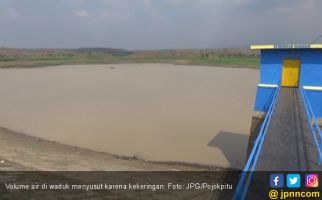 Air di Waduk Menyusut, Warga Mulai Resah - JPNN.com