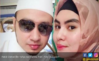 Pamer Test Pack, Kartika Putri Mengandung Anak Habib Usman - JPNN.com