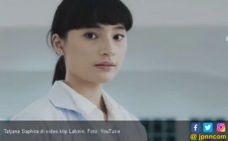 Pesona Tatjana di Video Musik Terbaru Tulus - JPNN.com