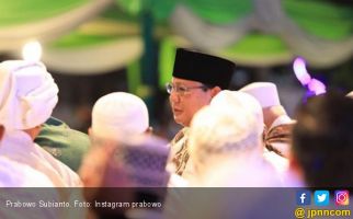 Ada Sesuatu yang Pengin Diminta Prabowo ke Mbah Moen - JPNN.com