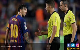 Kecewa, Lionel Messi Tolak Bersalaman dengan Wasit - JPNN.com