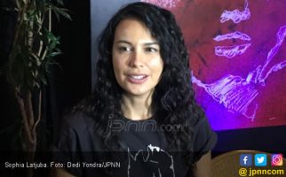 Sophia Latjuba Tolak Job demi Main Teater tentang Dayak - JPNN.com