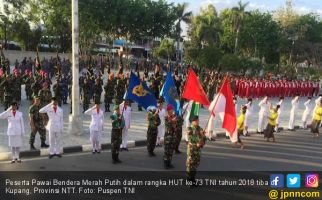 HUT ke-73 TNI: Pawai Bendera Merah Putih Tiba Kupang - JPNN.com