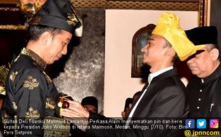 Gelar Tertinggi dari Kesultanan Deli untuk Presiden Jokowi - JPNN.com