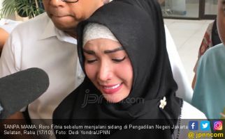Sambil Tersedu-sedu, Roro Fitria Mengaku Rindu pada Sosok Ini - JPNN.com