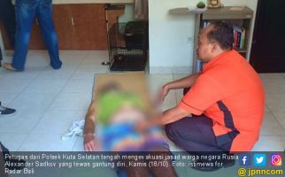 Julia Dikagetkan Bule Rusia Gantung Diri di Pagar Rumah - JPNN.com