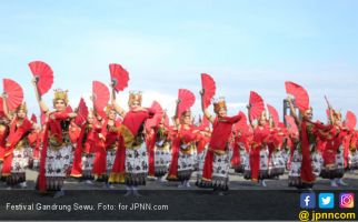 Hipnotis Wisatawan, Festival Gandrung Sewu Banjir Pujian - JPNN.com