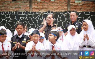 Intip Keseruan Dirjen Bea Cukai Jadi Pengajar Sekolah Dasar - JPNN.com