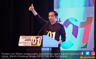 Tos! Pak Jokowi Perkenalkan Salam Satu Jempol - JPNN.com