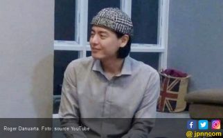 Roger Jadi Mualaf di Bekasi - JPNN.com
