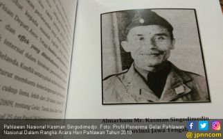 Ini Riwayat Perjuangan Pahlawan Nasional Kasman Singodimejo - JPNN.com