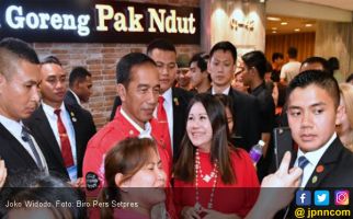 Wiwi Sulandari Senang Makan Siang Bareng Jokowi di Singapura - JPNN.com