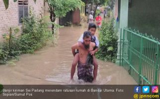 Sei Padang Meluap, 150 Rumah di Tebingtinggi Terendam Banjir - JPNN.com