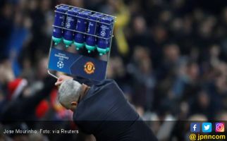 Lihat Reaksi Gila Jose Mourinho Usai MU Cetak Gol Kemenangan - JPNN.com