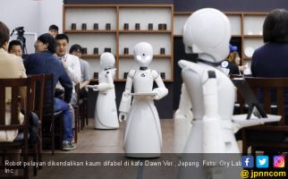 Dikendalikan Kaum Difabel, Robot Jadi Pelayan Kafe - JPNN.com