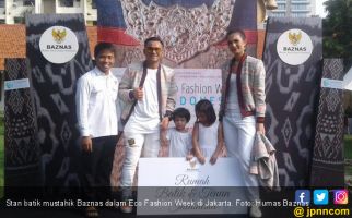 Baznas Pamerkan Pemberdayaan Batik di Eco Fashion Week - JPNN.com