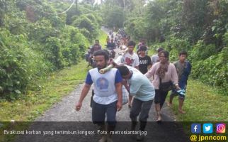 Pengendara Sepeda Motor Tewas Tertimpa Longsor di Simalungun - JPNN.com