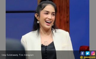 Ussy Sulistiawaty: Kalau Buat Beli Miras, Aku Sumpahin Sakit Perut! - JPNN.com