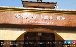 Geger! Pemuda Bakar Musala dan Masjid di Tanah Sareal Bogor - JPNN.com