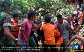 Tim SAR Temukan Jasad Bocah 11 Tahun di Sungai Muara Sekalo - JPNN.com