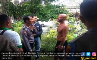 Jatah Uang Susut, Bule Stres Mengamuk di Ubud - JPNN.com