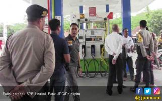 Polisi Gerebek SPBU Nakal dan Tengkulak - JPNN.com