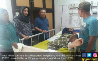 Kecelakaan Maut, Pemain PSMP Krisna Adi Disantuni Ketua KPSN - JPNN.com