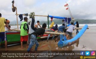 Nelayan Unjuk Rasa: Tolonglah, Kami Masyarakat Menderita - JPNN.com