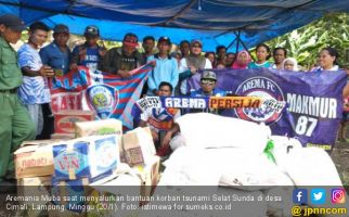 Aremania Muba Salurkan Bantuan untuk Korban Tsunami Selat Sunda - JPNN.com