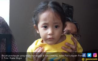 Bocah Perempuan 3 Tahun Menggigil, Membiru, Terdampar di Kali Ciliwung - JPNN.com