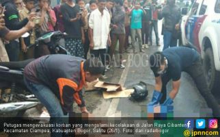 Pengin Salip Truk Sampah, Jatuh, Motor ke Kiri, Samud ke Kanan, Dilindas Roda, Mati - JPNN.com