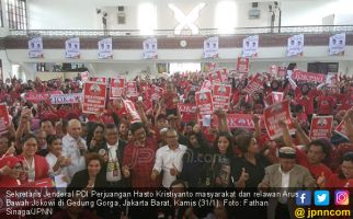 Pak Jokowi Tuh Paling Mengerti Masalah Emak - Emak Saat Ini - JPNN.com