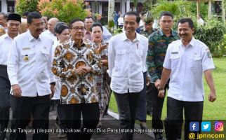 Akbar Tanjung: Terus Terang Saya Malu - JPNN.com