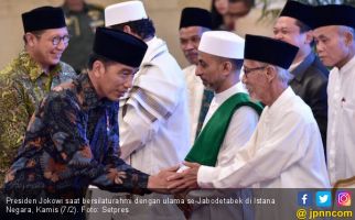 Jokowi Klarifikasi kepada Para Ulama Soal Dua Tuduhan Ini - JPNN.com