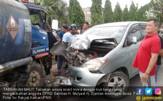 Kecelakaan Maut Mobil vs Tangki, Anggota Dewan Meninggal - JPNN.com
