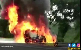 3 Faktor Mobil Terbakar yang Menewaskan Wakil Jaksa Agung Arminsyah - JPNN.com