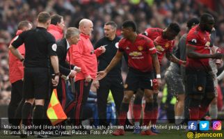 10 Pemain Manchester United Cedera, Satu di Antaranya Kesulitan Pakai Sepatu - JPNN.com