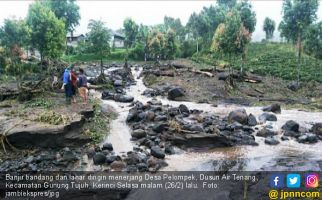 Banjir Genangi Ruang Kelas, Sejumlah Sekolah di Jambi Diliburkan - JPNN.com