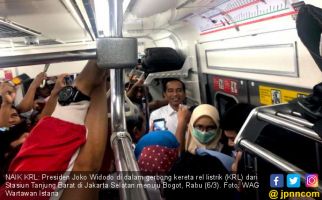 Jokowi Ungkap Alasannya Naik KRL Saat Jam Sibuk - JPNN.com