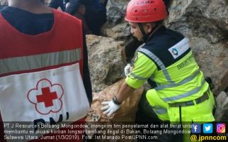 Berita Terbaru Seputar Evakuasi Korban Longsor Penambang Emas - JPNN.com