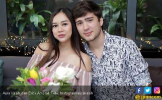 Aura Kasih Beber Alasan Unfollow Suami di Instagram - JPNN.com