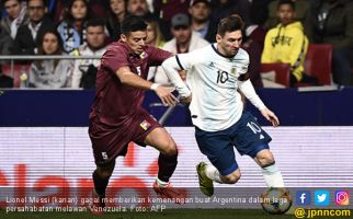 Argentina Dipukul Venezuela, Lionel Messi Cedera - JPNN.com