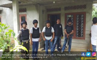Soal Terduga Teroris di Gunung Rejo, Pak Kades Bilang Begini - JPNN.com