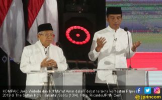 Kekompakan Jokowi-Ma'ruf dengan Baju Putih di Debat Terakhir - JPNN.com