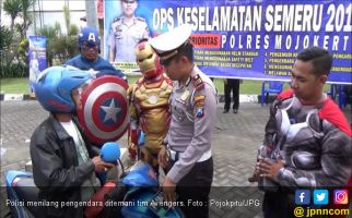 Ditilang Iron Man dan Captain America di Jalan, Pengendara Malah Senang - JPNN.com