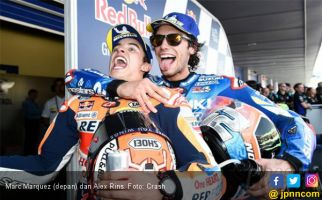 Gara-Gara Ini Marquez Serahkan Kemenangan MotoGP Inggris ke Alex Rins - JPNN.com